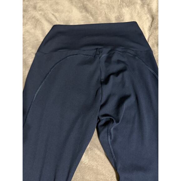 Gymshark Activewear Women Size XS/S Navy‎ Blue Athletic Sporty Neutral Trendy - Picture 3 of 7